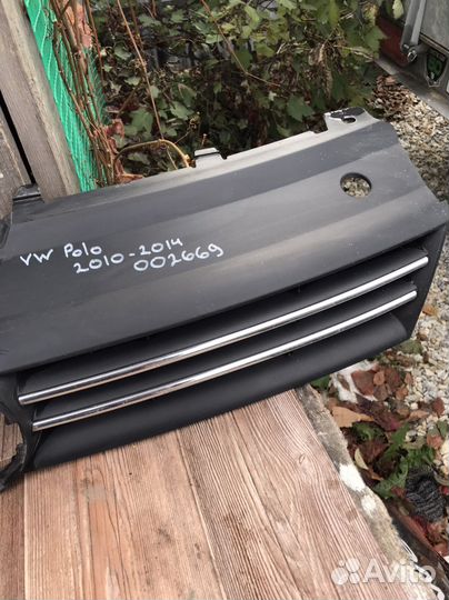 Решетка радиатора Volkswagen Polo 2010-2014