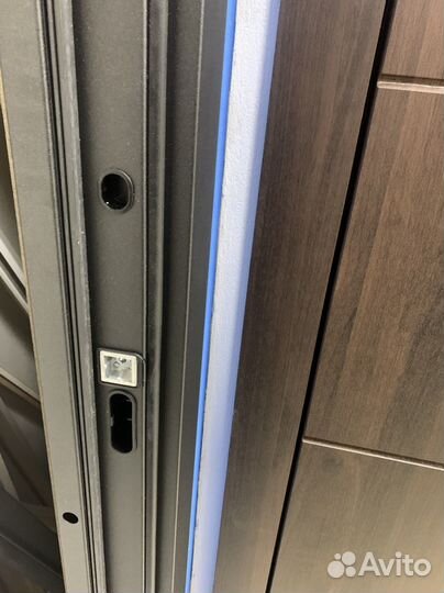 Дверь входная металлическая