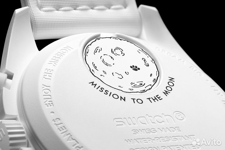 Swatch mission to the moonphase snoopy