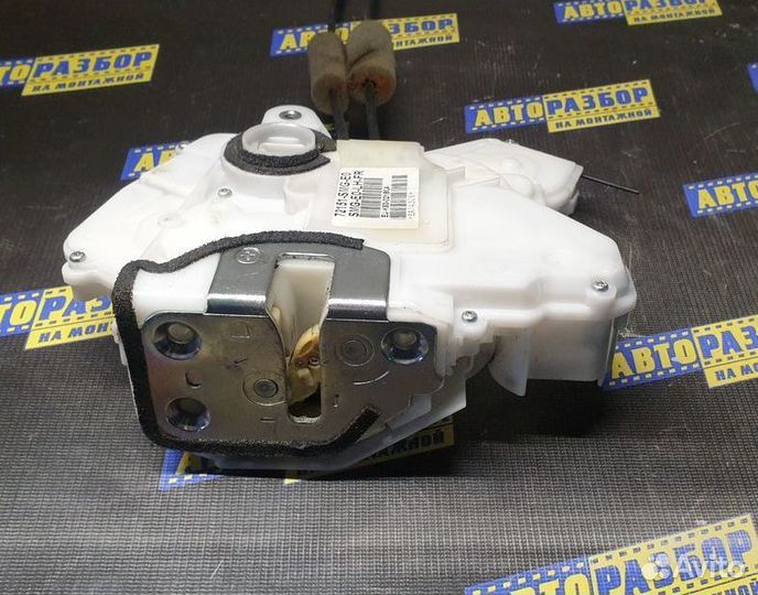 Замок двери передней левой Honda Civic