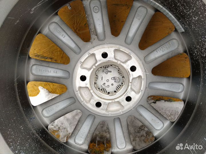 Оригинальные колеса на Lexus LX570 R21