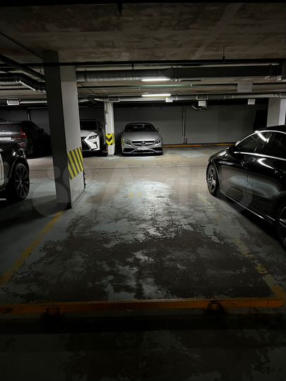 Машиноместо, 19 м²