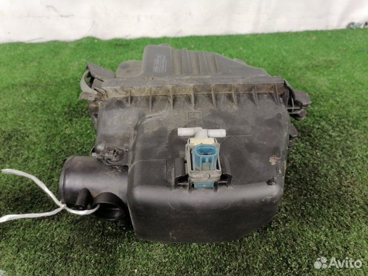 Корпус воздушного фильтра Toyota Sienta NCP81