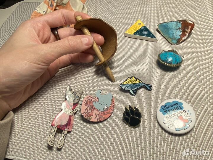 Значки кольцо заколка кулоны