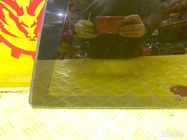 Стекло кузовное/форточка заднее правое Jeep Grand