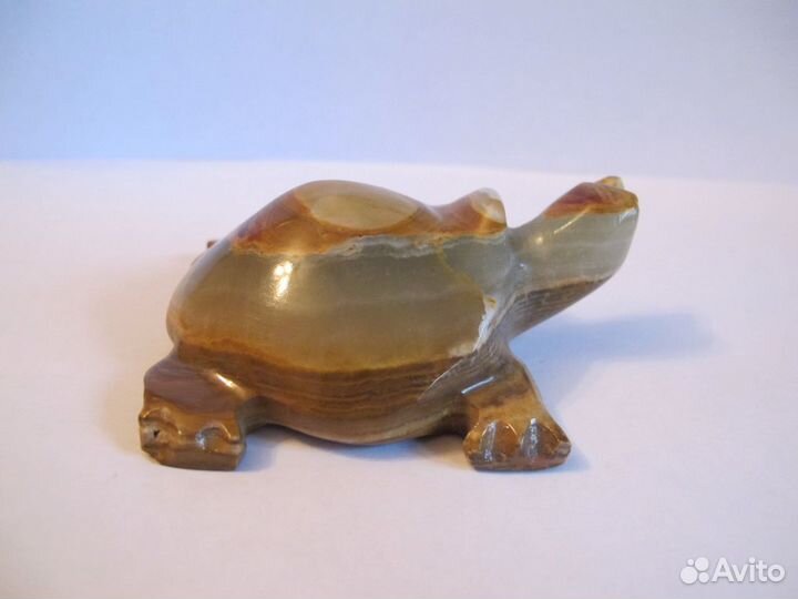 Черепаха - статуэтка из натурального камня