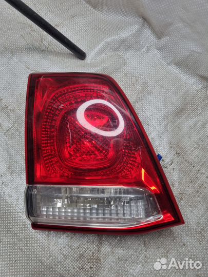 Фонарь левый Тойота Лэнд Крузер 200 07-12 год