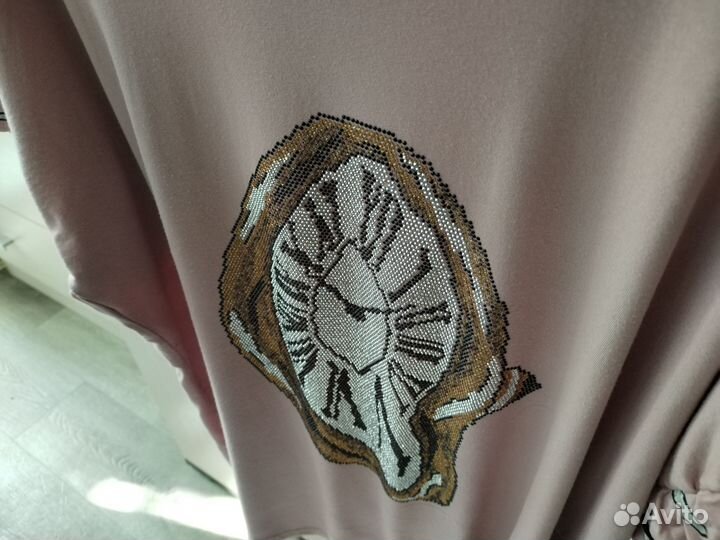 Футболка + джинсы женские