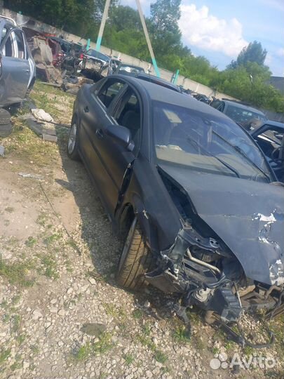 В полном разборе Opel Vectra 2008 седан