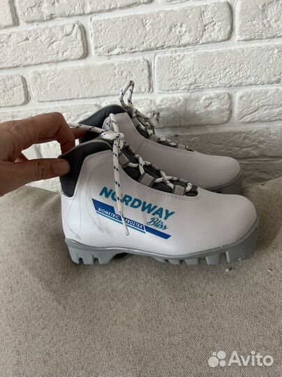 Лыжные ботинки