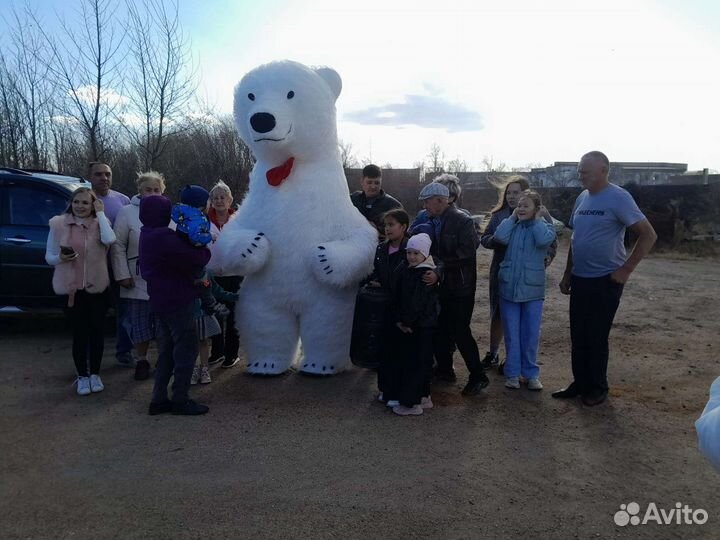 Поздравление от медведя Умки и Чебурашки