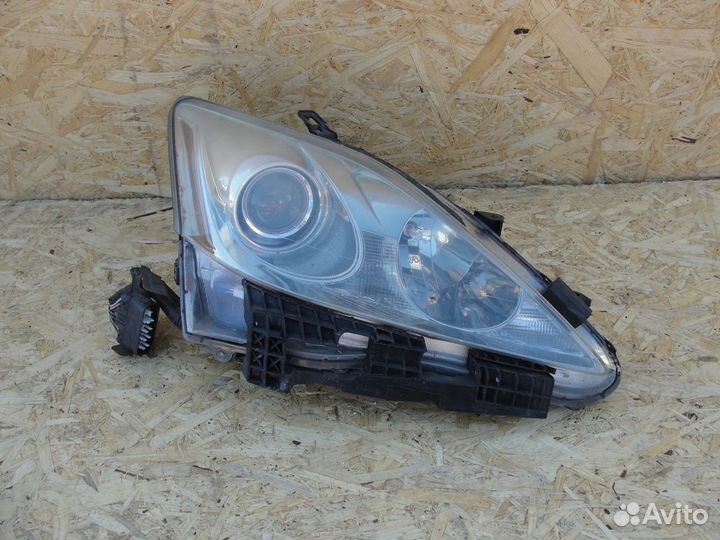 Фара правая ксенон Lexus IS250