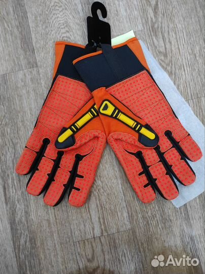 Противоударные перчатки