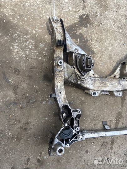 Подрамник Bmw 7-Series F01 N63B44 2008