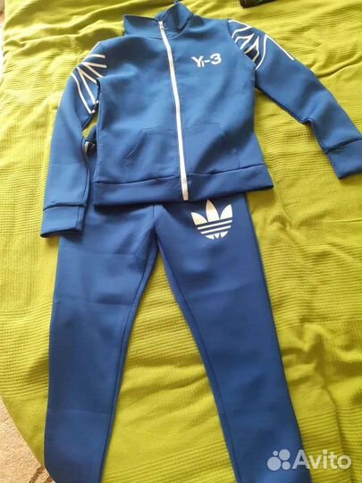 Спортивный костюм adidas новый