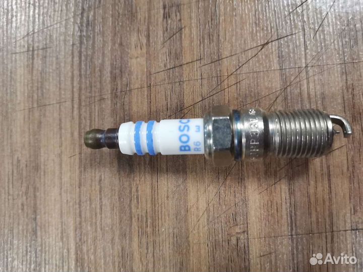 Свечи зажигания Bosch 0242240620
