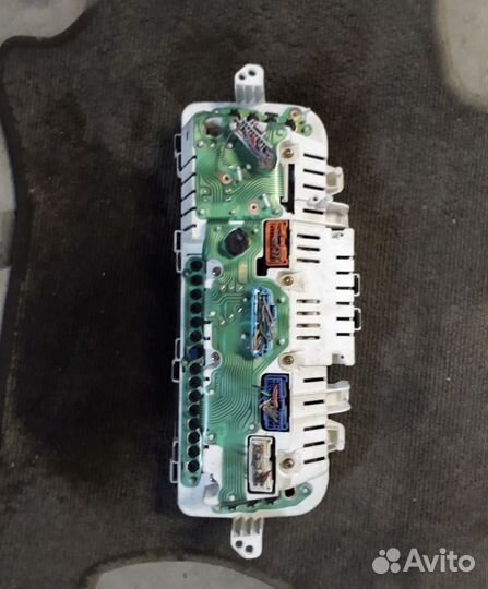 Спидометр toyota crown majesta uzs151 1uzfe