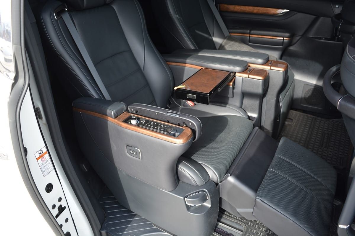 Toyota Alphard: фото владельца