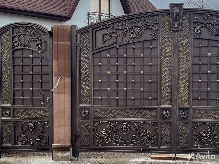 Ворота с калиткой распашные