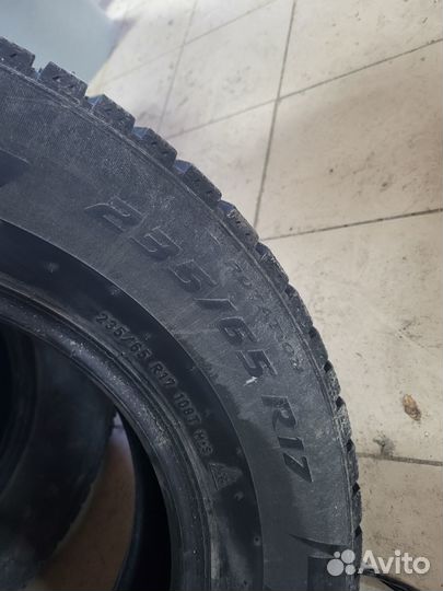 Pirelli P Zero 235/65 R17
