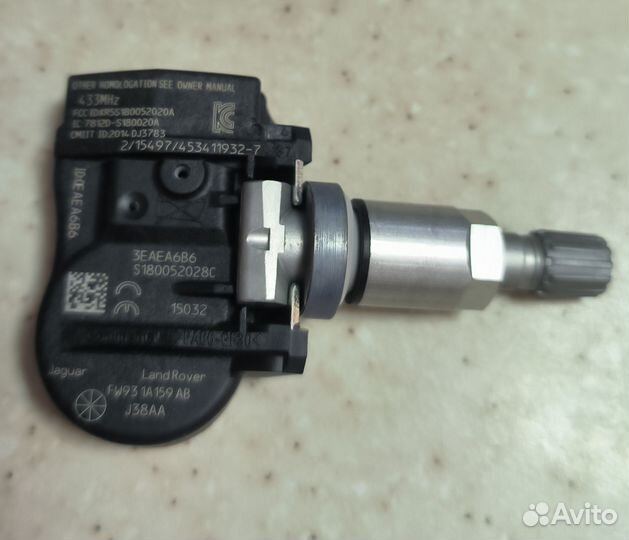 Датчик давления в шине Landrover LR066378