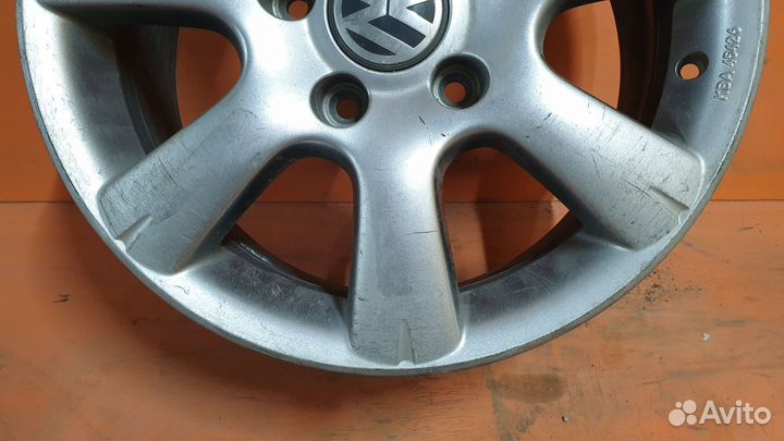 Есть трещина. Диски Volkswagen 17 диаметр 5х130, ц