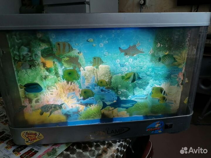 Ночник с плывущими рыбками