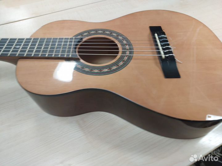 Классическая гитара 1/2