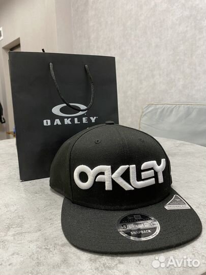Кепка Oakley x New Era