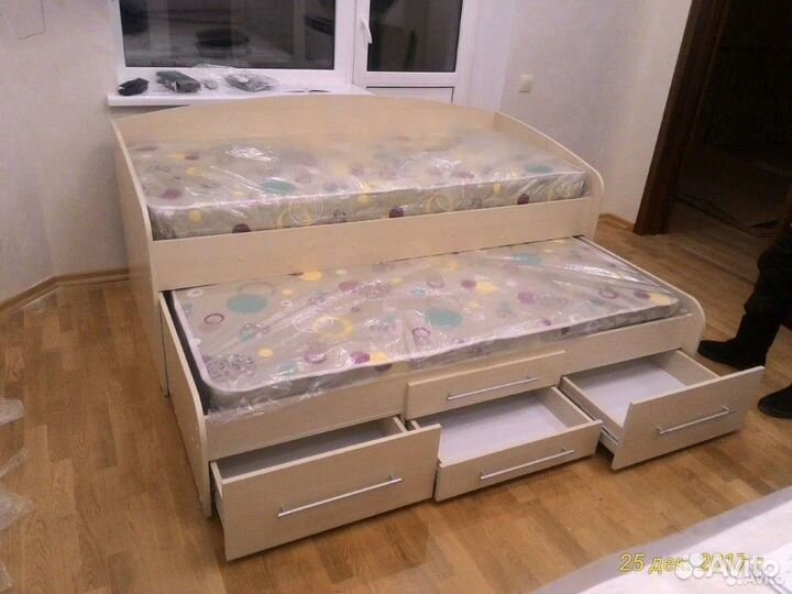 Детская кровать с выдвижным ярусом