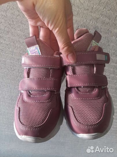 Кроссовки для девочки