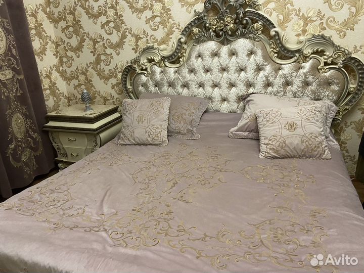 Спальный гарнитур