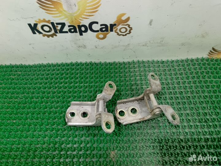 Петли двери передние левые Nissan Except