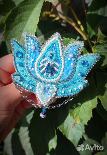 Серьги брошь из бисера камни лотос