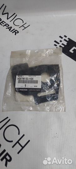 Кронштейн крыла передний правый Mazda CX-5