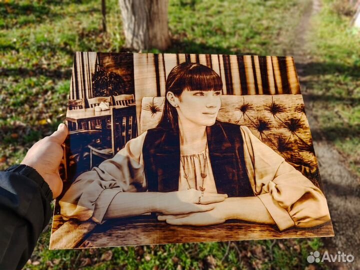 Портрет по фото на дереве Подарок