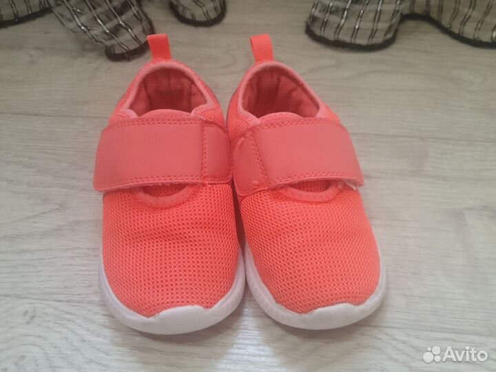Кроссовки для девочки