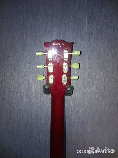 Продам электрогитару Grass Roots SG