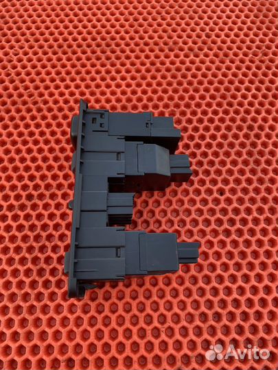 Блок управления зеркалами Mitsubishi Carisma