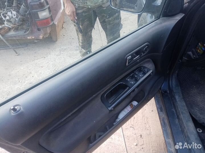 Запчасти Б/У Volkswagen Golf 4 1.6 AKL