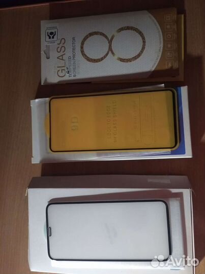Защитные стекла на телефон