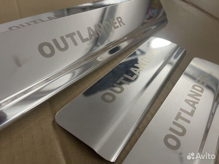 Накладки на пороги Mitsubishi Outlander 2013-2021