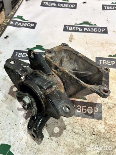 Подушка двигателя левая Hyundai Santa Fe 3 2.2