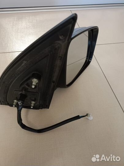 Продам зеркало правое на Nissan X-Trail