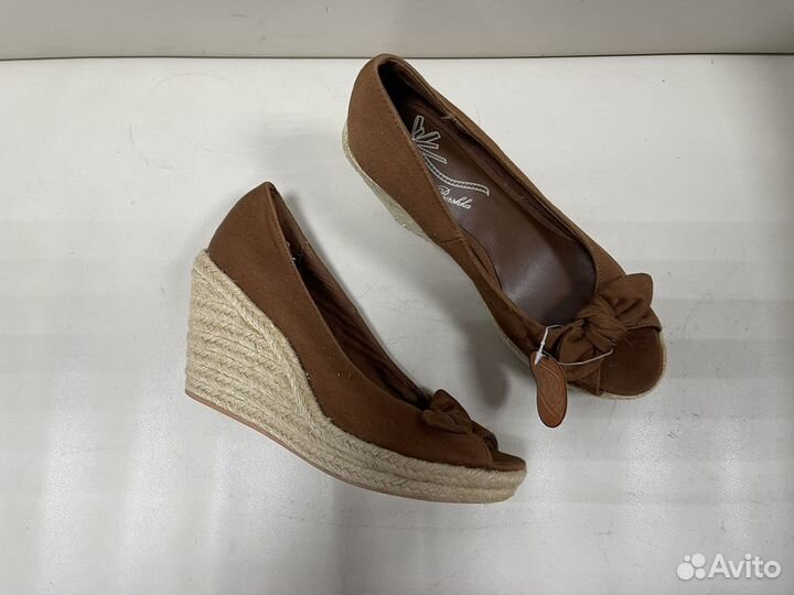 Обувь женская летняя новая Bershka 35