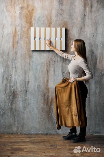 Вешалка деревянная настенная в коридор, Серая