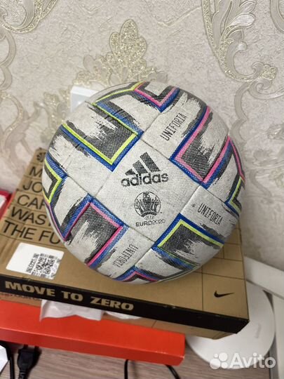 Футбольный мяч adidas euro 2020