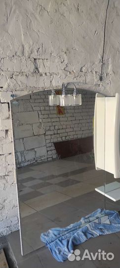 Зеркало для ванной с подсветкой и шкафчиком