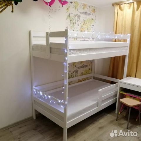 Двухъярусная кровать из массива