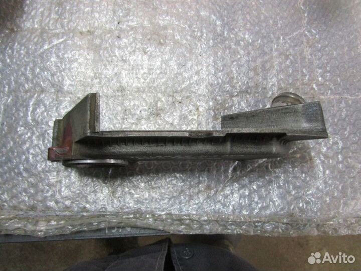 Корпус термостата VW Touareg 2002-2010,Phaeton 200